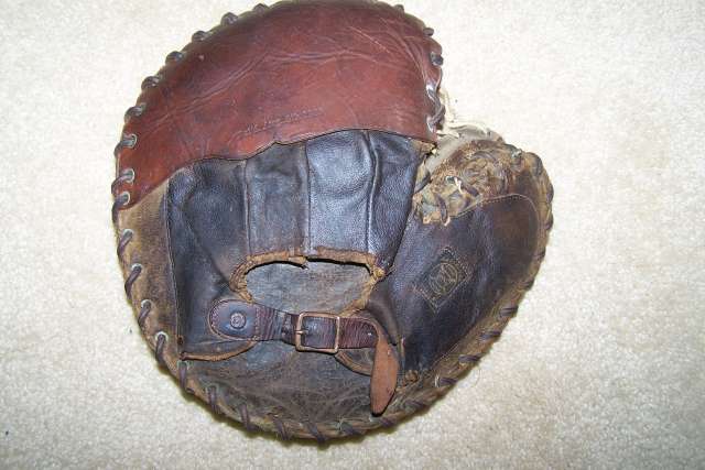 Early 1900's A.J. Reach Decker Patent Crescent Mitt Back